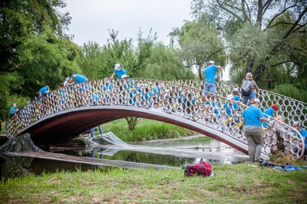 HP GeBOC sărbătorește şapte ani în România printr-o acţiune de ecologizare a unui parc din Capitală