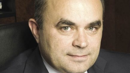 Cine sunt eu? – cartea despre problemele societății românești din ultimii 25 de ani