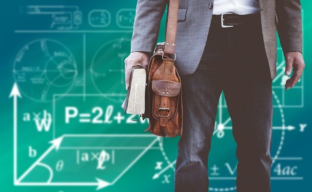 Americanii caută profesori de matematică și științe care să predea în SUA, cel puțin doi ani