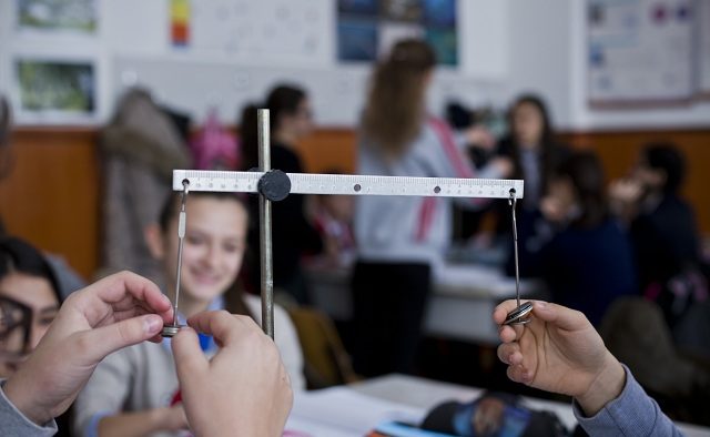 În România: Comunitatea “profesorilor altfel“ și metodele moderne în lucrul cu elevii