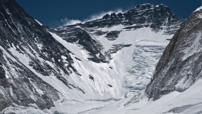 Alpinistul Alex Găvan, pe vârful Lhotse (8.516m), fără oxigen suplimentar