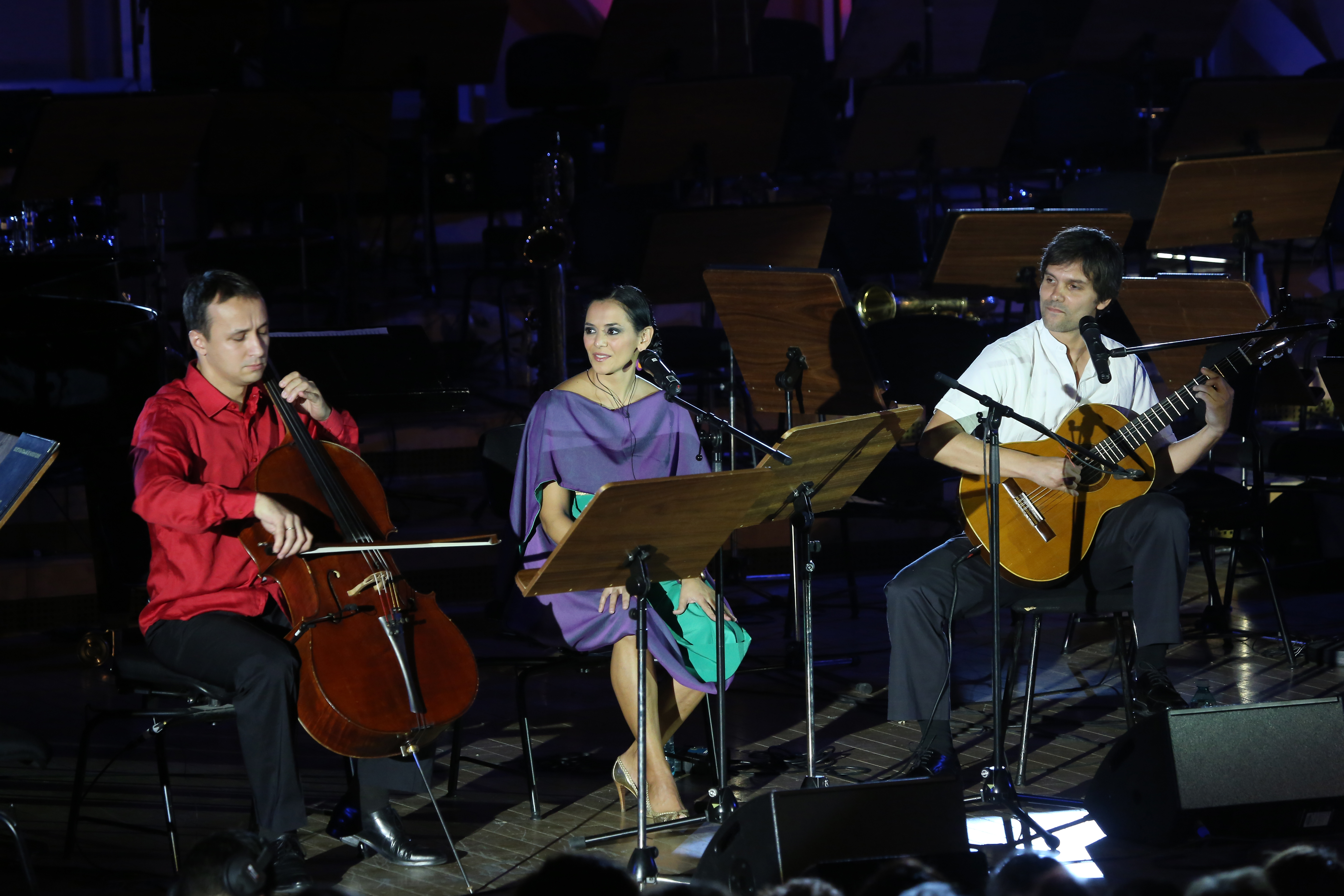 Va place TANGO? Violoncelistul Razvan Suma, Analia Selis si Julio Santillan, in turneu extraordinar