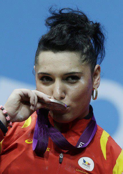 Roxana Cocoş a cucerit argintul olimpic la haltere!