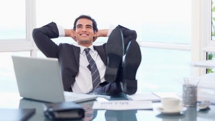 Propunere legislativă: Salariații din mediul privat ar putea primi două salarii în plus