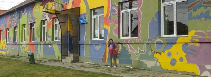 Cea mai colorată școală din România