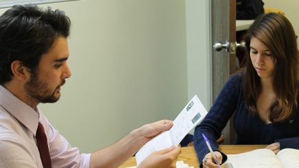 Sfaturi pentru studenţi: Cum îşi pot împărţi eficient timpul între facultate şi viaţa profesională?