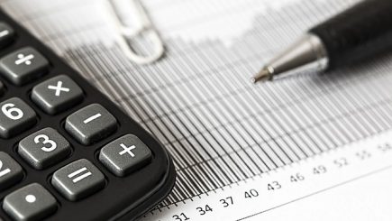 Doar 45% din companiile din România își plătesc la timp furnizorii și dările la stat