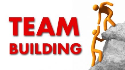 Teambuilding-ul nu funcționează. „Acum” înseamnă să progresezi în fiecare zi