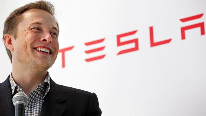Elon Musk: Apple este cimitirul Tesla