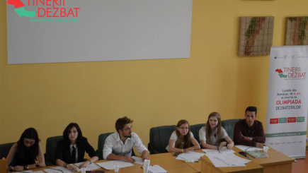 Elevii din Botoșani – campioni naționali la Tinerii Dezbat, ediția 2015