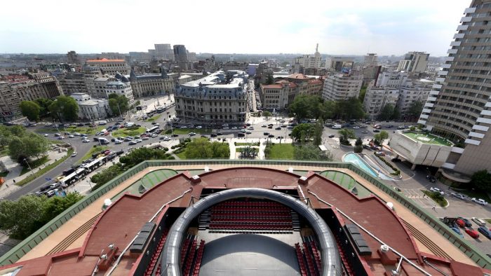 Pe acoperișul Teatrului Național București: AMFITEATRU – un mod de viață și spectacol!