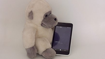 Uber este într-adevăr o inovaţie sau doar un alt exemplu de companie care îşi plăteşte prost angajaţii?