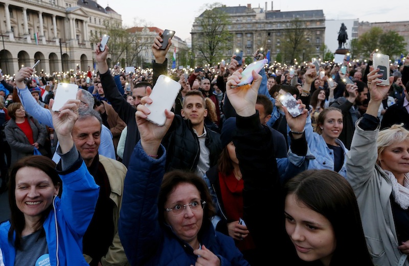 Ungaria: A început să se dezbată legea ce obligă unele ONG-uri să se înregistreze ca ''organizații susținute din străinătate''