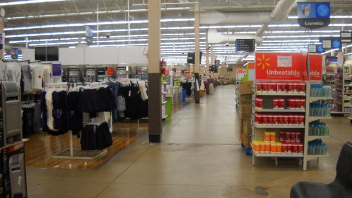 Cel mai mare lanţ de supermarketuri disponibilizează mii de angajați