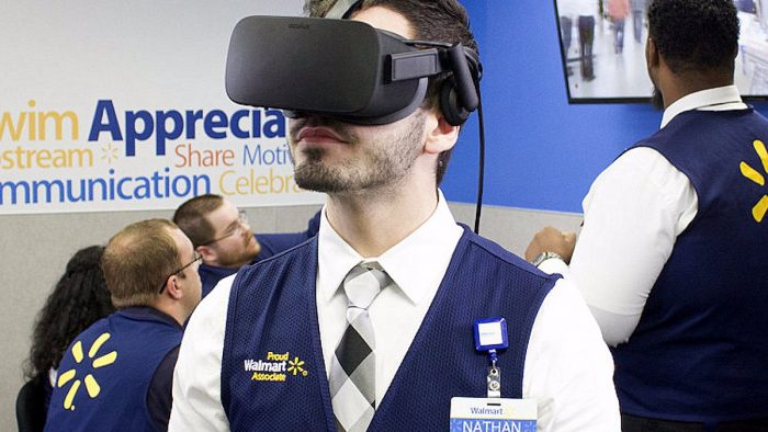Compania care face sesiuni de traininguri în realitate virtuală pentru angajații săi (VIDEO)