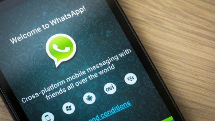 WhatsApp renunță la abonament