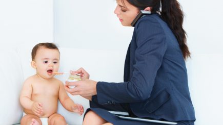 Te-ai gândit ca după sarcină să devii antreprenoare? Care sunt avantajele să fii propria ta şefă în timp ce ai copilul în braţe
