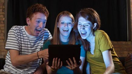Neașteptat, așteptat, sau viral? La ce s-au uitat românii pe YouTube în 2016