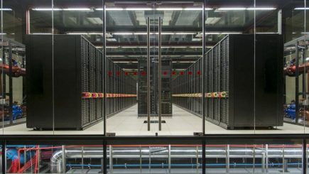 Supercomputer ”erou” de roman