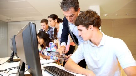 Avantajele unui job part-time în timpul studenției și cum îl obții