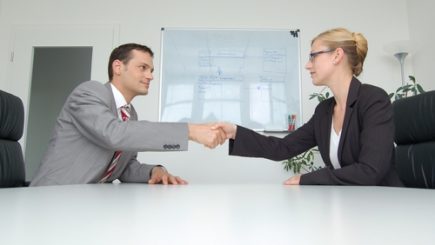 Lecția de leadership de la Generația Z.„Oamenii visează să se schimbe totul de sus în jos, însă nu va funcționa așa”