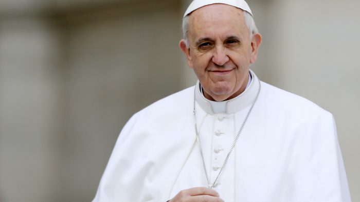 Lecții de leadership de la Papa Francisc. Suveranul Pontif este în România