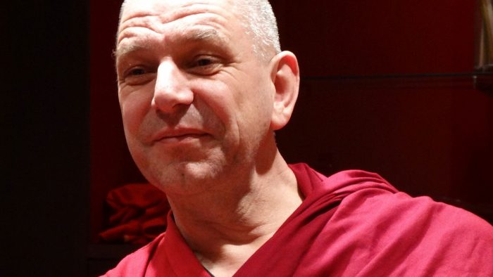 În căutarea fericirii. Povestea olandezului care la 41 de ani a renunțat la viața sa prosperă și a devenit călugăr budist