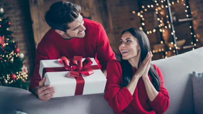 Arta de a dărui – de ce ne place să facem cadouri?
