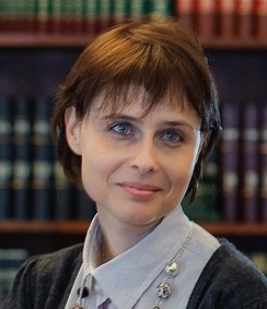 Avocata Durerii: Alexandra Cârstea și misiunea ei (im)posibilă de a legaliza canabisul în scop medical