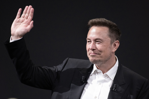 Elon Musk, cea mai mediatizată figură a anului 2024, domină categoric spațiul știrilor online