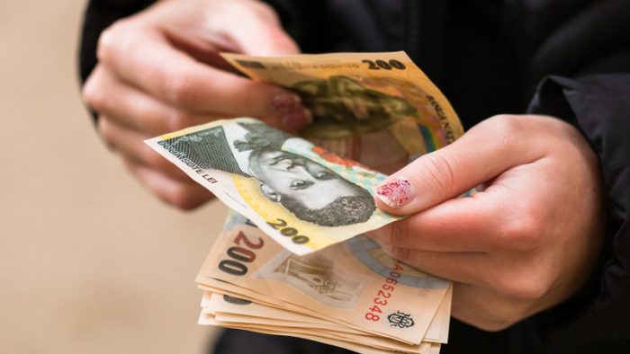 DOCUMENT | Crește pragul de la care firmele trebuie să plătească TVA. Care e noul plafon