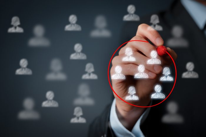 Cum schimbă micro-comunitățile online regulile jocului în marketing