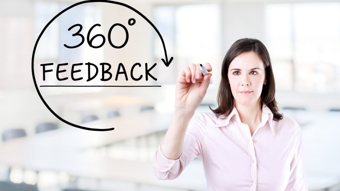 Importanța feedback-ului 360°: Cum te ajută să crești profesional