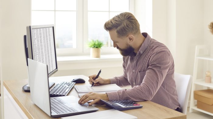 Ordine în haos: Ghid pentru curățenia digitală săptămânală