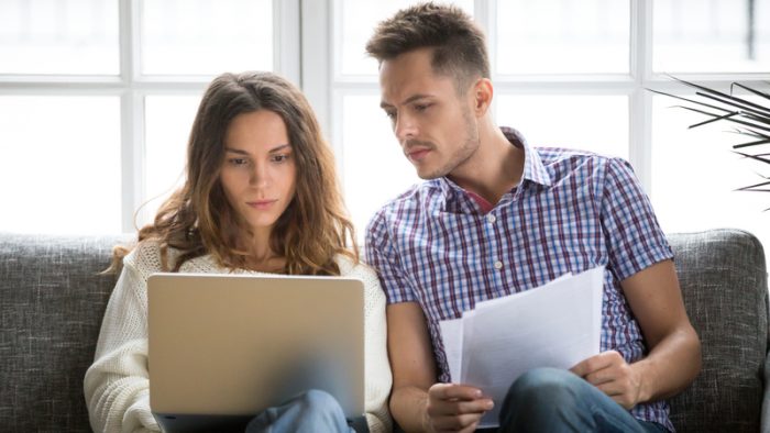 Generația Z preferă asigurările simple și digitale, dar ezită să le cumpere online
