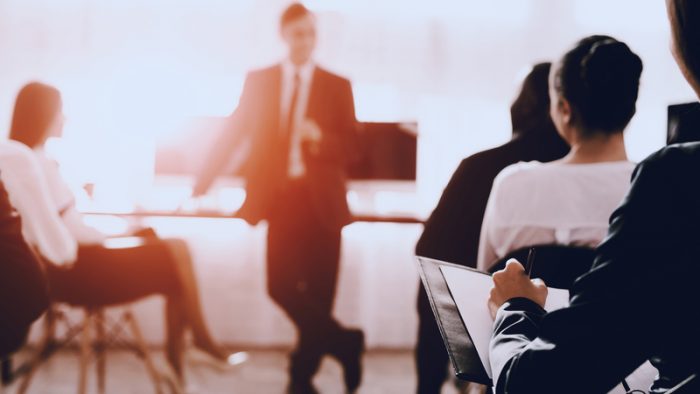 Gelozia între colegi – subiect tabu sau realitate prezentă?