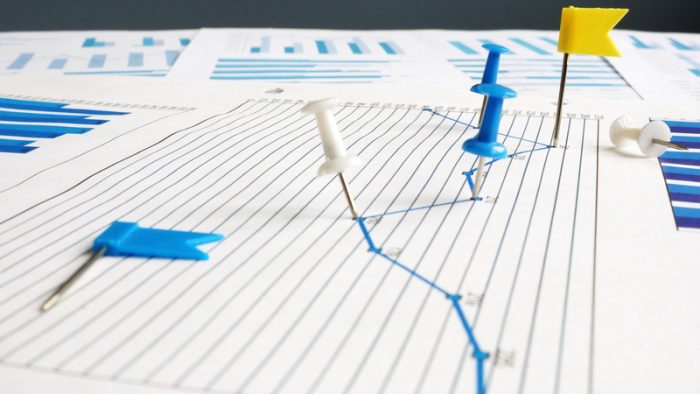 KPI de impact vs. KPI de volum: cum le separi și cum le explici echipei
