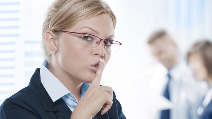E bine sau nu e bine? 2 din 3 angajați nu se simt confortabil să își exprime opiniile la job