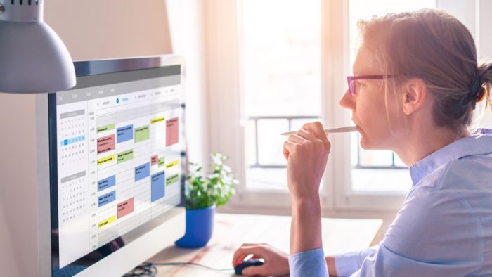 Tehnici eficiente de gestionare a timpului, precum „time blocking”