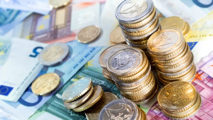 O eventuală creștere a taxelor, pe fondul inflației, riscă să ducă multe afaceri spre insolvență sau faliment | ANALIZĂ
