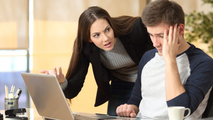 Cum faci față bullying-ului când vine vorba de adulți