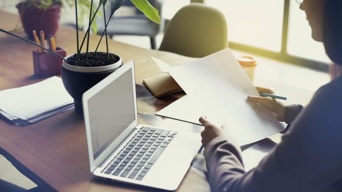 Mai puțin și mai eficient: Cum să-ți reduci la jumătate volumul de comunicare internă prin documentare smart | GHID