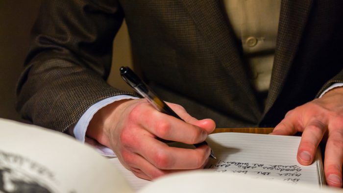 Scrisoarea de intenție: cum să captezi atenția angajatorilor cu prompturi AI
