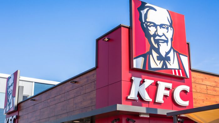 Poveste de brand. De la ce vine numele KFC