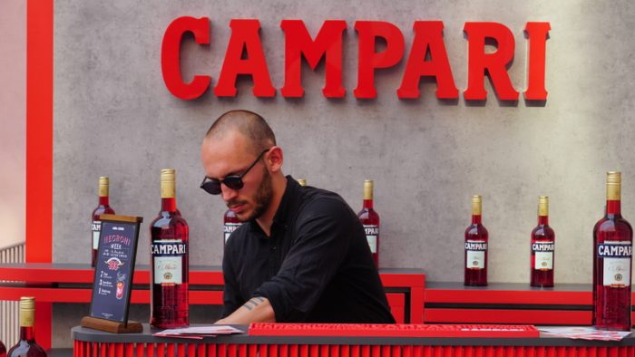 Campari a încheiat 2024 cu venituri de peste 3 miliarde de euro, dar avertizează asupra tarifelor din SUA