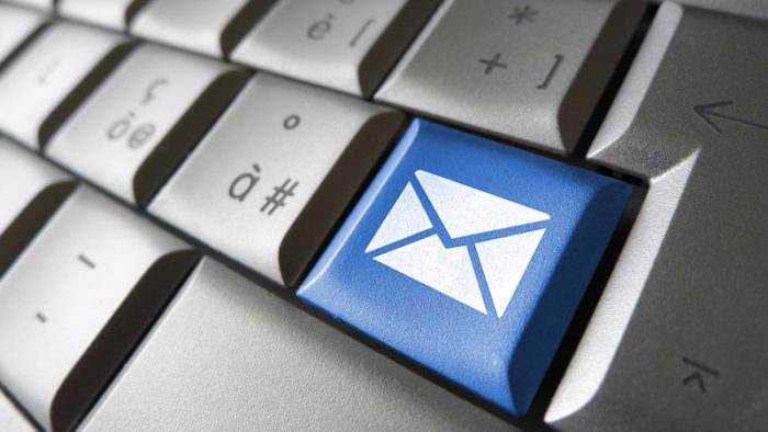 Cine îți citește e-mailurile de la birou? Securitatea digitală la locul de muncă