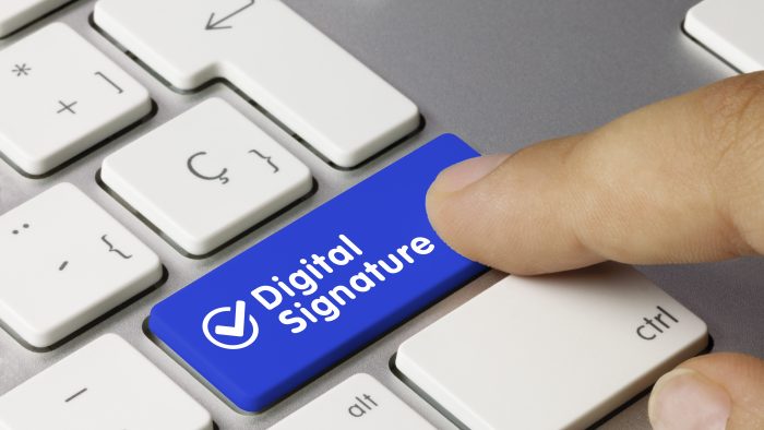 Semnătura electronică avansată: Dosarul salariatului, gestionat mai rapid și pe bani europeni