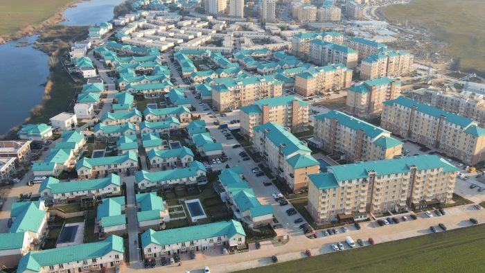 Cosmopolis anunță o creștere a vânzărilor cu aproximativ 30%