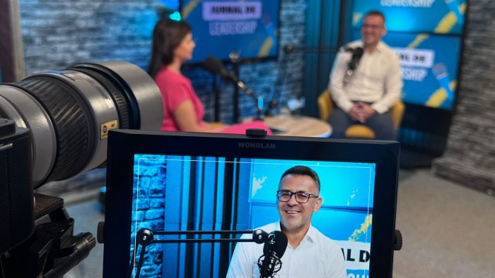 A treia ediție a podcastului CARIERE – Jurnal de Leadership, cu Cosmin Vînătoru, Director Europa Centrală și de Est, Secretariat General, în cadrul producătorului de iaurturi Danone