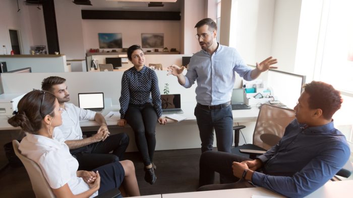 Cultivă inteligența emoțională în leadership și inspiră performanță echipei
